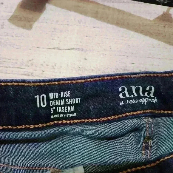 Ana Slightly Distressed Mid Rise Denim Shorts, Size 10 - Picture 3 of 5